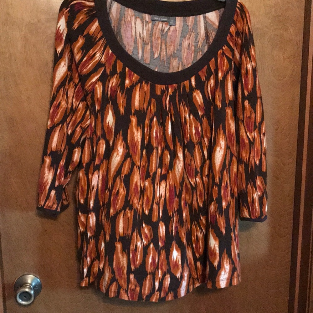 Apt 9 Top